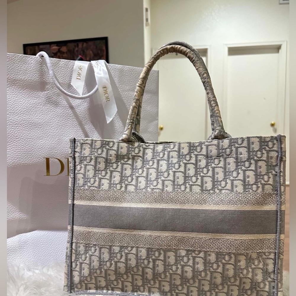 Christian Dior Book Tote Bag in Gray Monogram - Picture 4 of 14